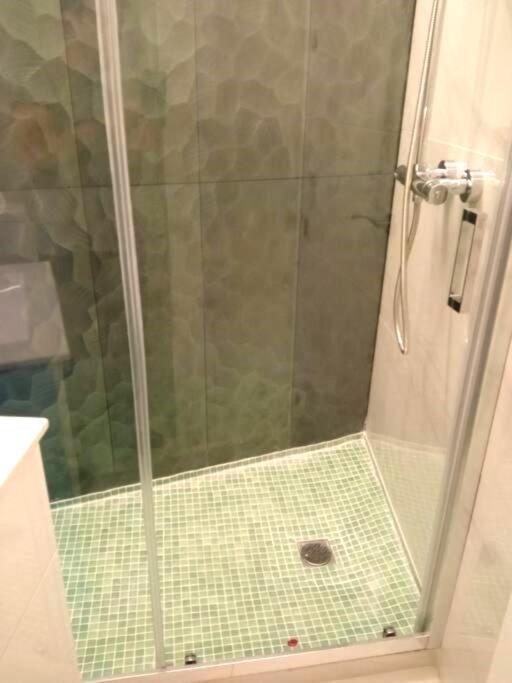 Leon Centro Apartment Sevilla Bagian luar foto